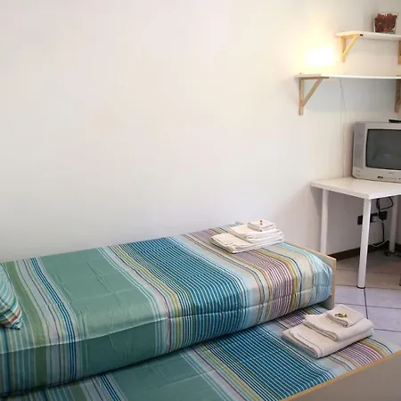 First Floor Apartment Moniga del Garda
